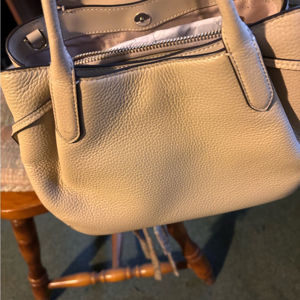 Kate spade small dumpling  sand color - Picture 3 of 4